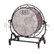 Grosse Caisse de concert ADAMS 40 x 18 sur stand avec cercle de suspension